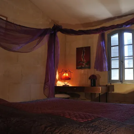 Couette-café Mas Bardouine 3*